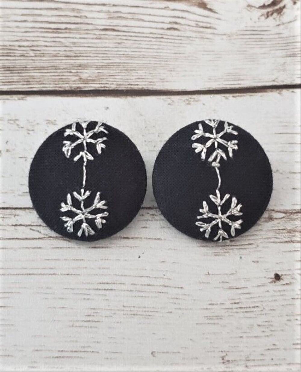 Vintage Clip On Earrings Black Circle with Silver Snowflake Detail